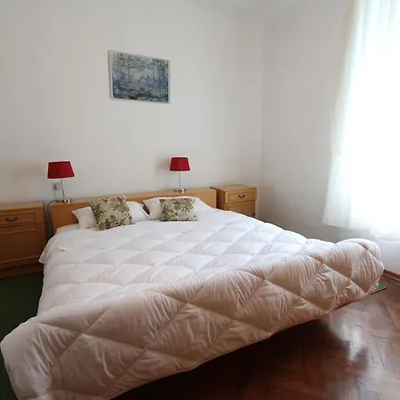 Apartman Classic Near Center And Bacvice *